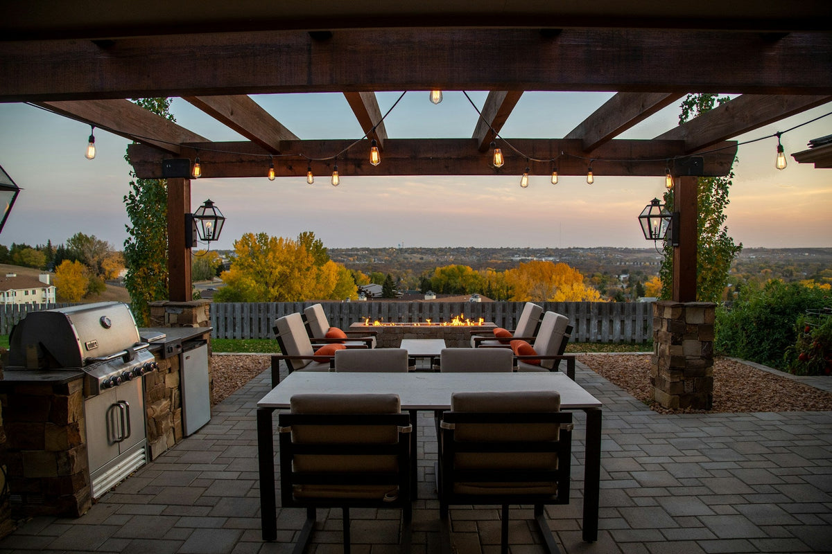 Patio & Outdoor Decor